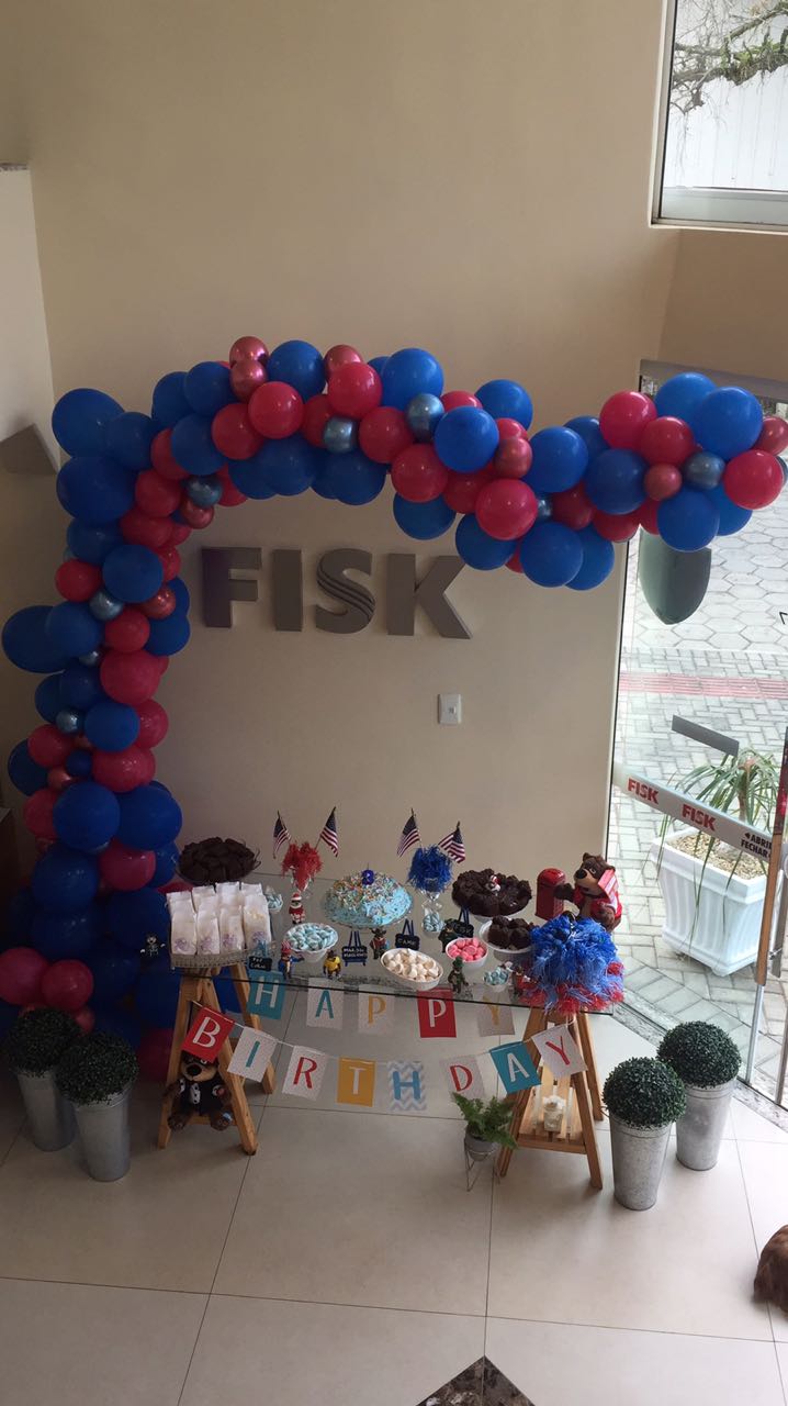 Fisk Balneário Piçarras/SC - Buddy"s Surprise Party